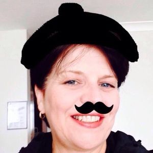 Meet your Posher, Elaine